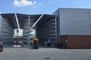 Read more about the article Proiect finalizat cu succes: Rafturi Cantilever zincate la cald cu acoperiș